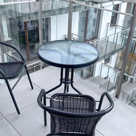 Comfortable 1-Room Apartment Close To The Center Варшава Екстериор снимка