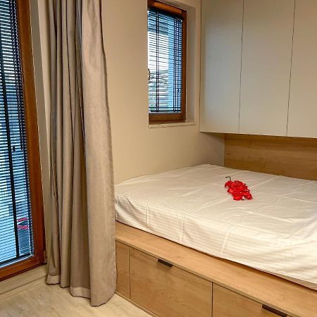 Comfortable 1-Room Apartment Close To The Center Варшава Екстериор снимка