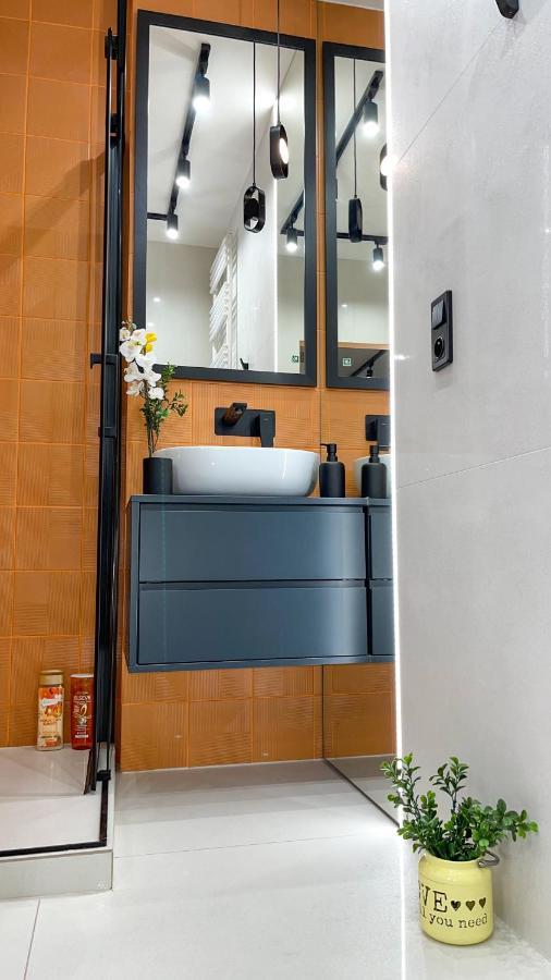 Comfortable 1-Room Apartment Close To The Center Варшава Екстериор снимка