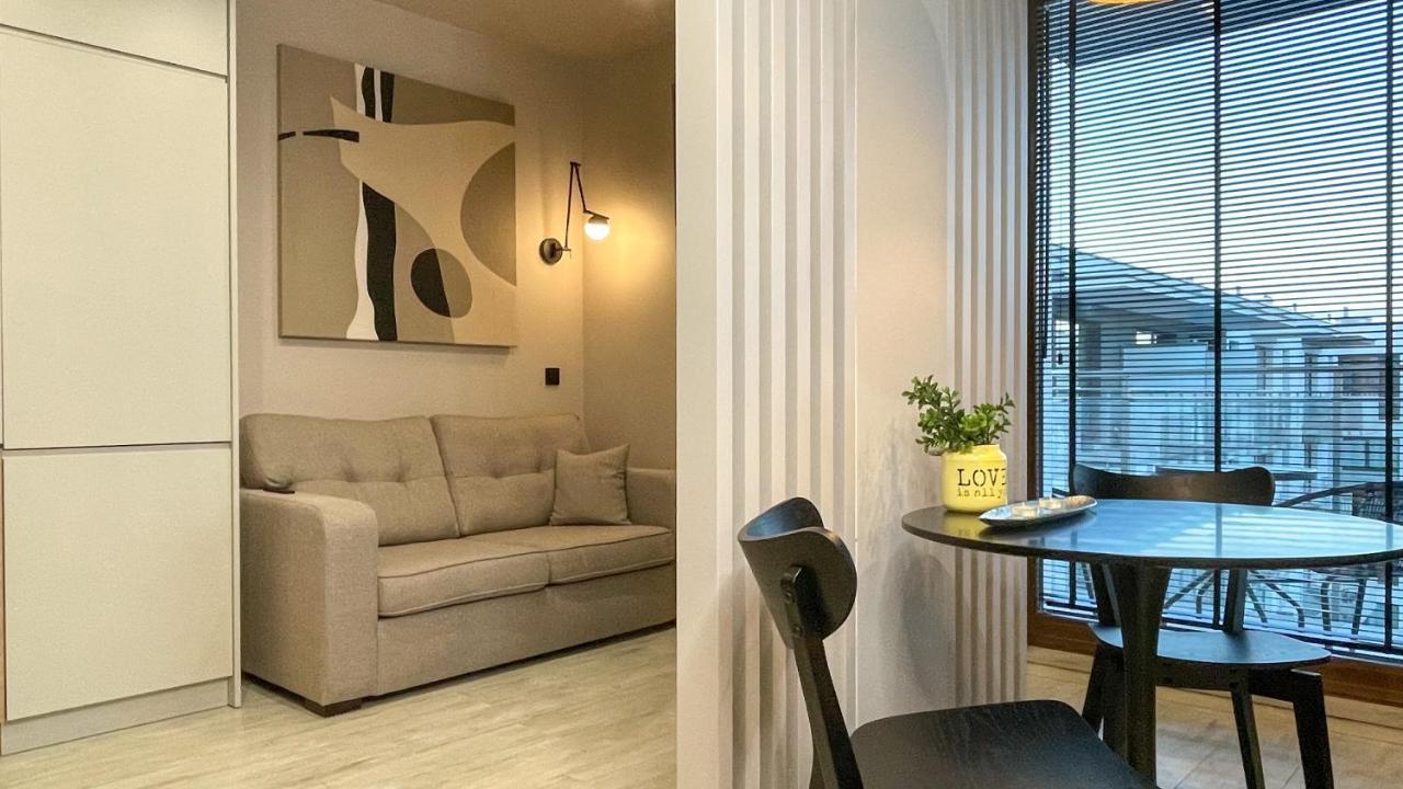 Comfortable 1-Room Apartment Close To The Center Варшава Екстериор снимка