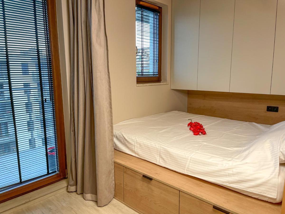 Comfortable 1-Room Apartment Close To The Center Варшава Екстериор снимка